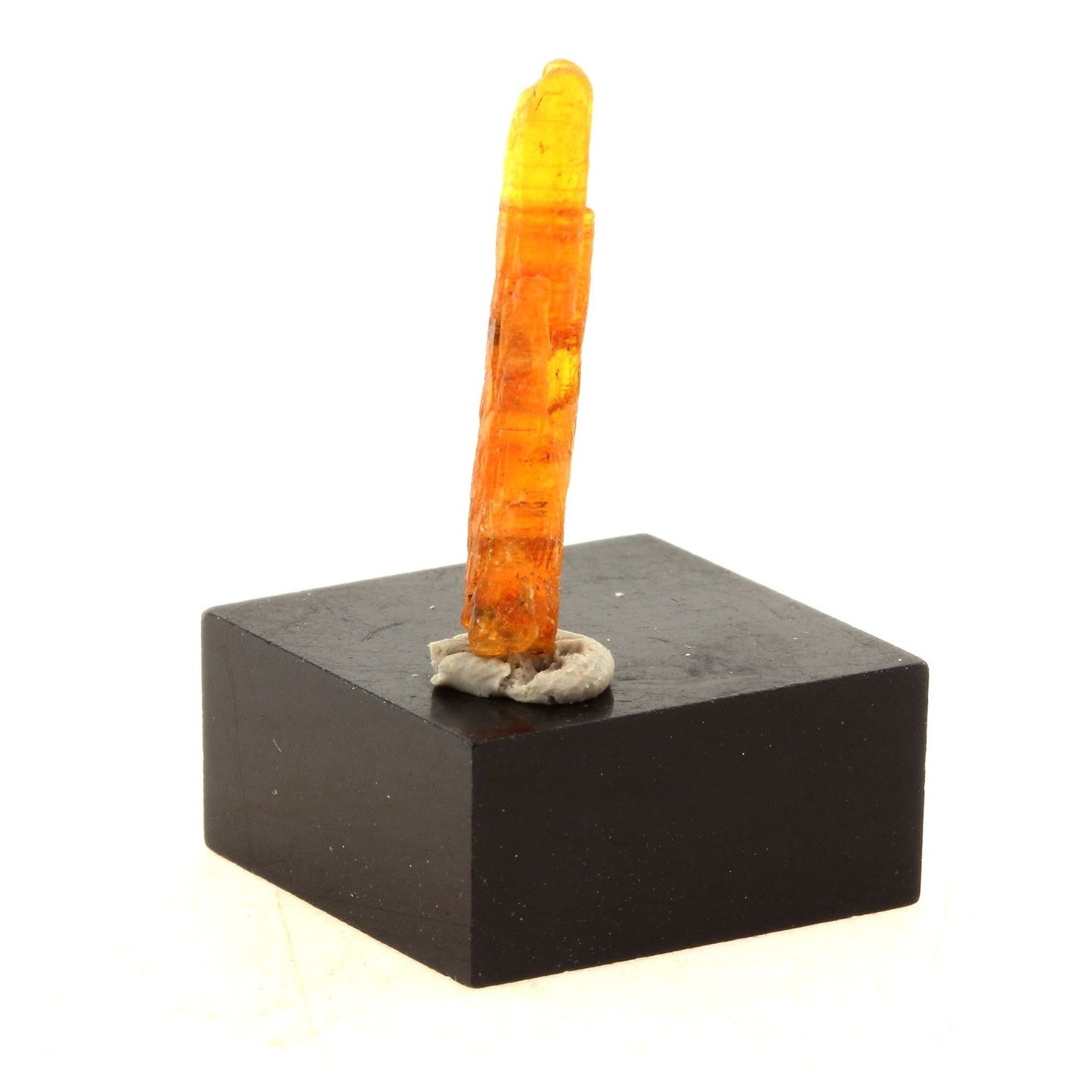 Cyanite orange. 2.79 carats. Sangulungulu Hill, Loliondo, Tanzanie