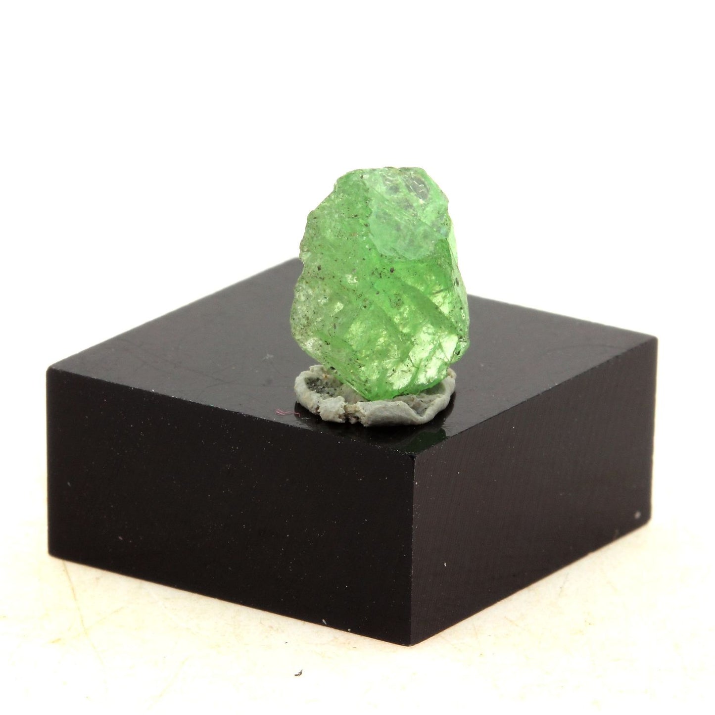 Grenat Tsavorite. 3.08 carats. Manyara Region, Tanzanie