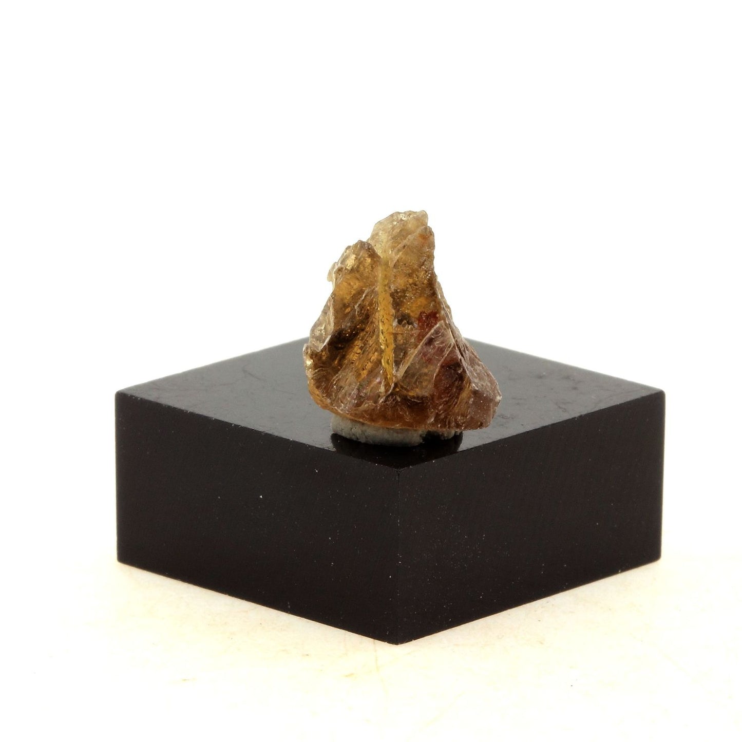 Enstatite. 4.70 carats. Kilosa District, Morogoro Region, Tanzanie