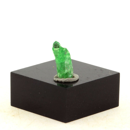 Grenat Tsavorite, 1.30 carats, Merelani Hills (Mererani), Lelatema Mts, Arusha, Tanzanie
