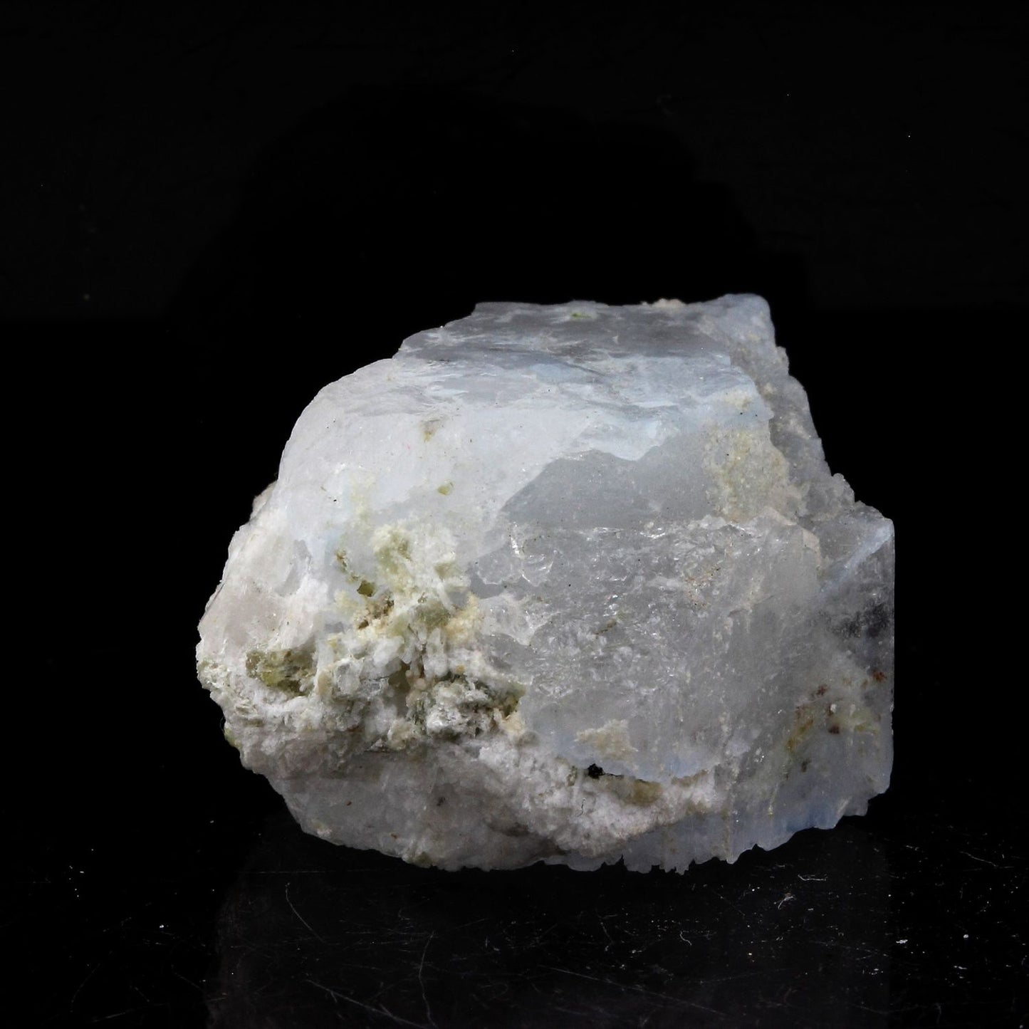 Alkali-beryl. 68.0 carats. En provenance de Deo Darrah, Kuran Wa Munjan District, Badakhshan, Afghanistan