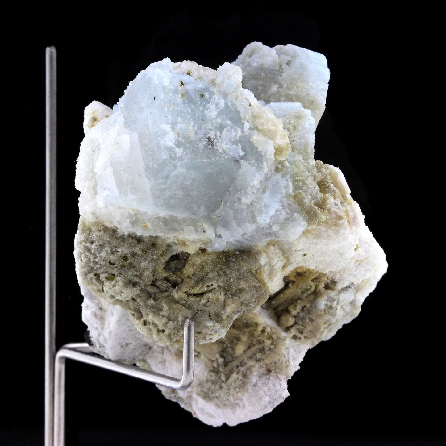 Alkali-beryl + Tourmaline verte. 451.5 carats. En provenance de Deo Darrah, Kuran Wa Munjan District, Badakhshan, Afghanistan