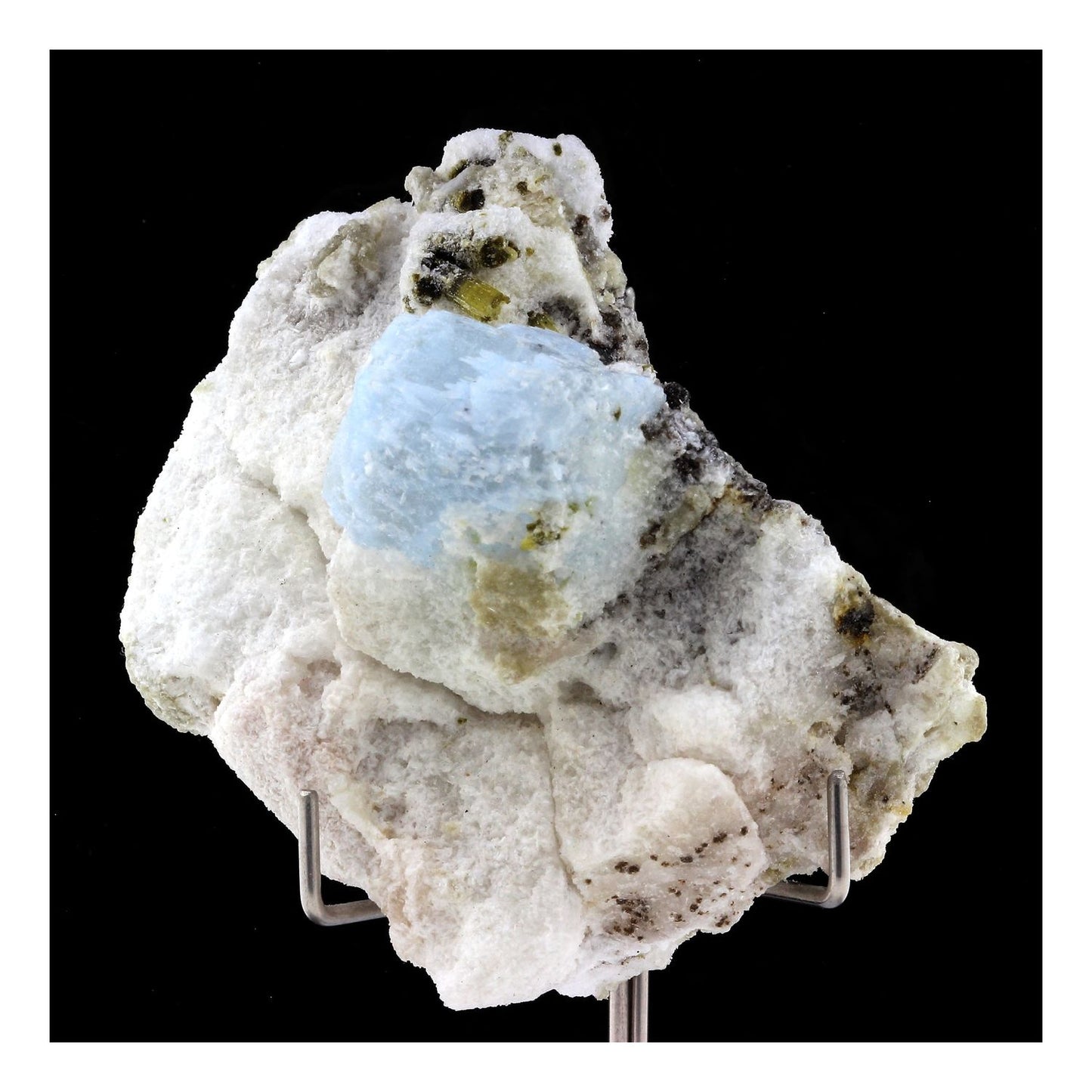 Alkali-beryl + Tourmaline verte. 628.0 carats. En provenance de Deo Darrah, Kuran Wa Munjan District, Badakhshan, Afghanistan