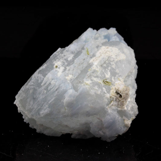 Alkali-beryl + Tourmaline verte. 136.0 carats. En provenance de Deo Darrah, Kuran Wa Munjan District, Badakhshan, Afghanistan