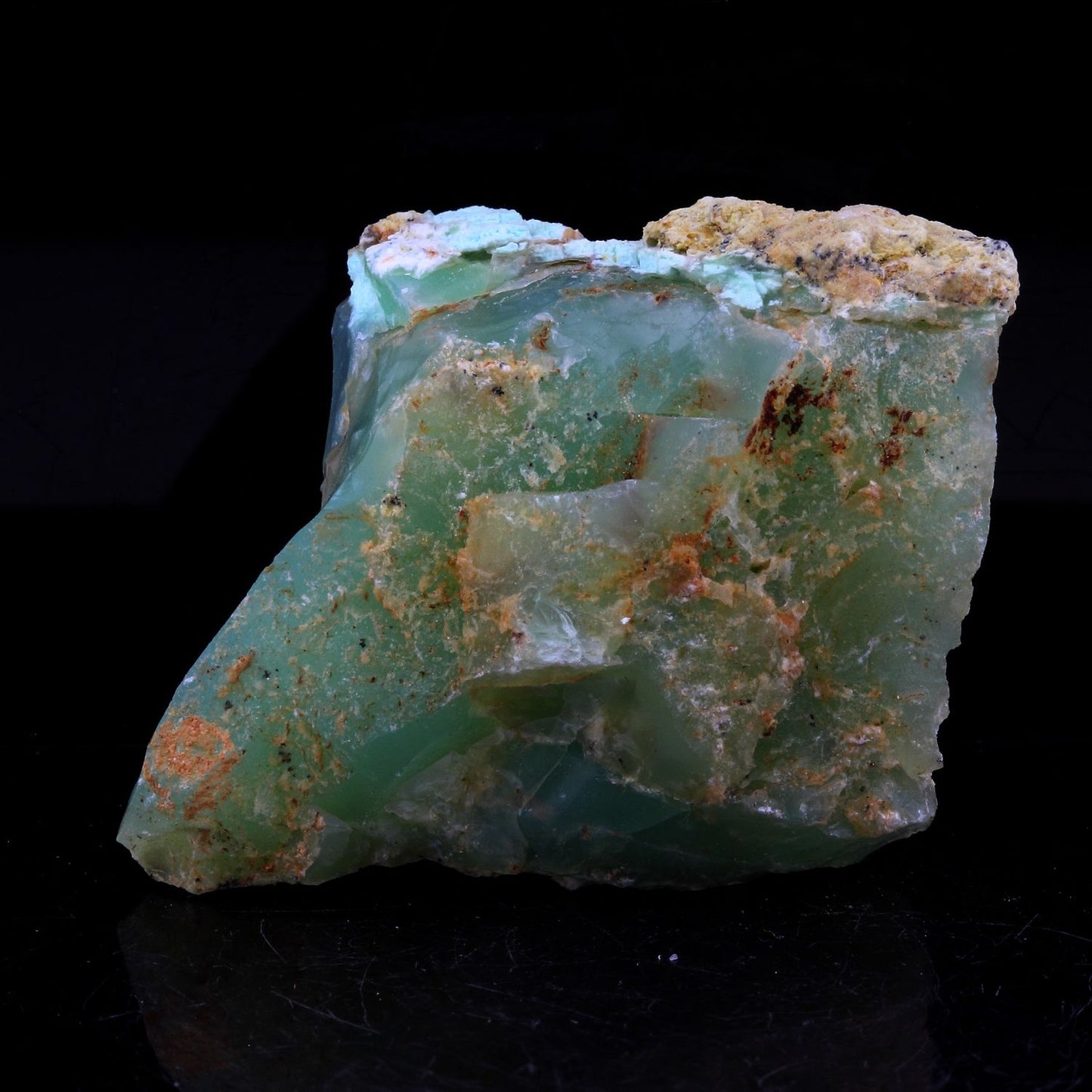 Chrysoprase. 120.5 carats. Lipecki Dol, Lipkovo, Macédoine du Nord
