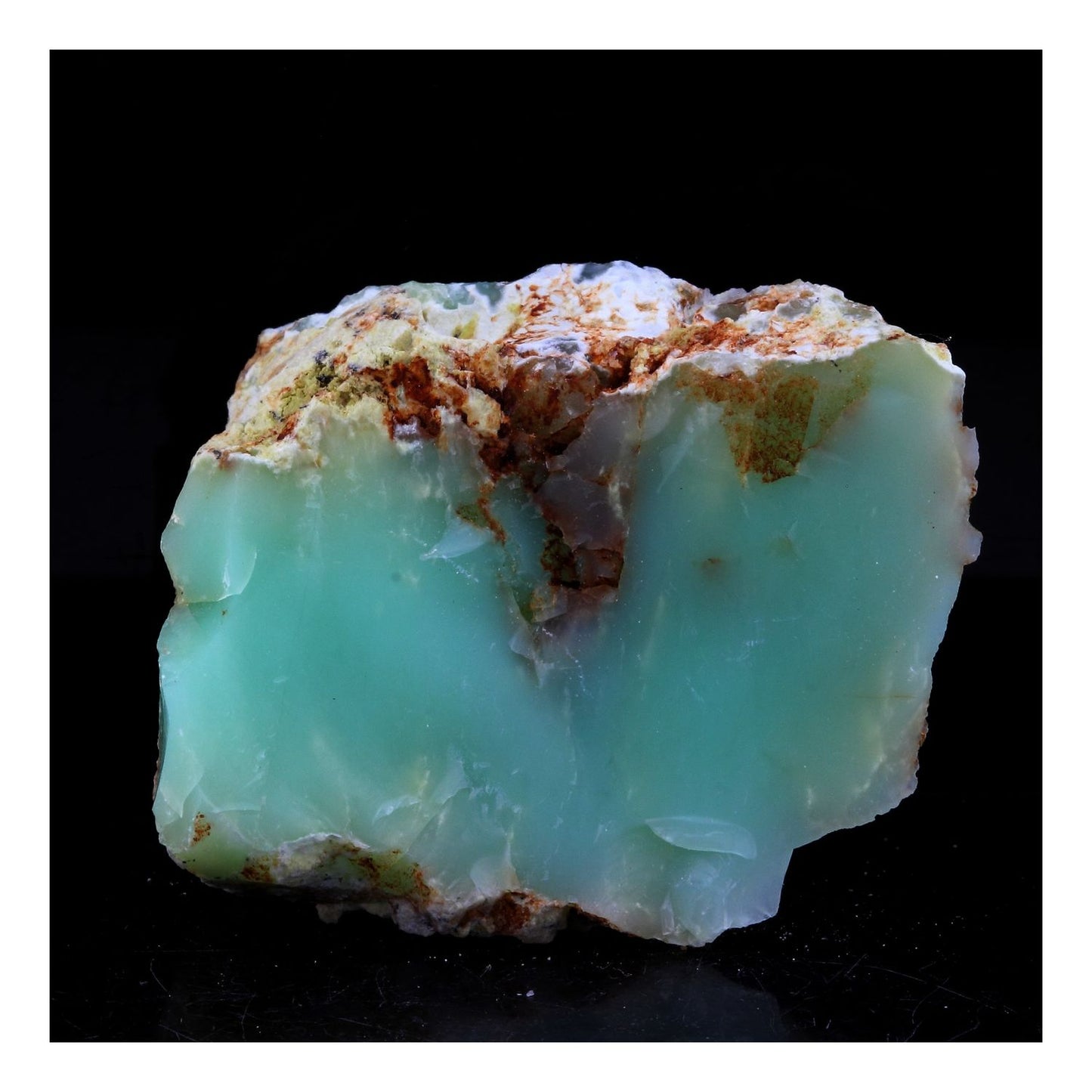 Chrysoprase. 108.5 carats. Lipecki Dol, Lipkovo, Macédoine du Nord