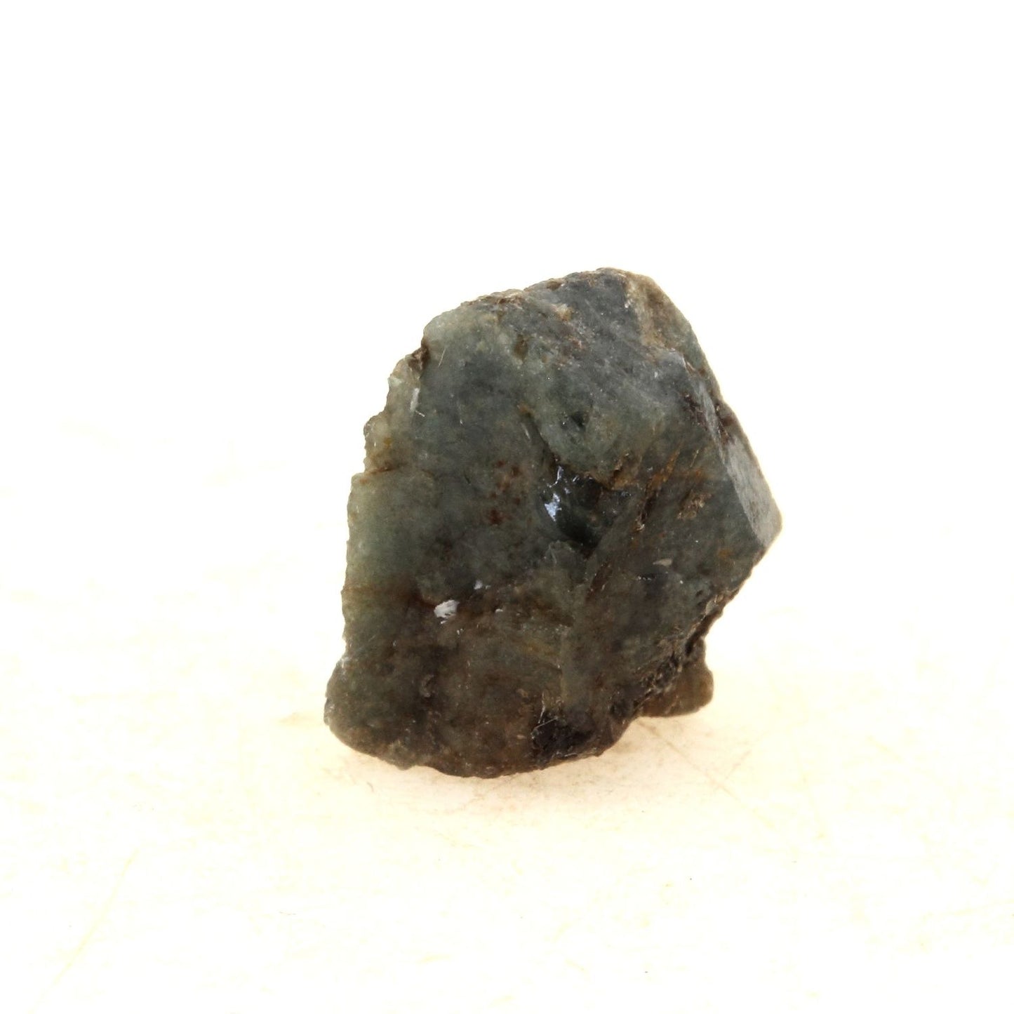 Alexandrite en provenance de Krupskoye deposit, Izumrudnye Kopi area, Malyshevo, Russie