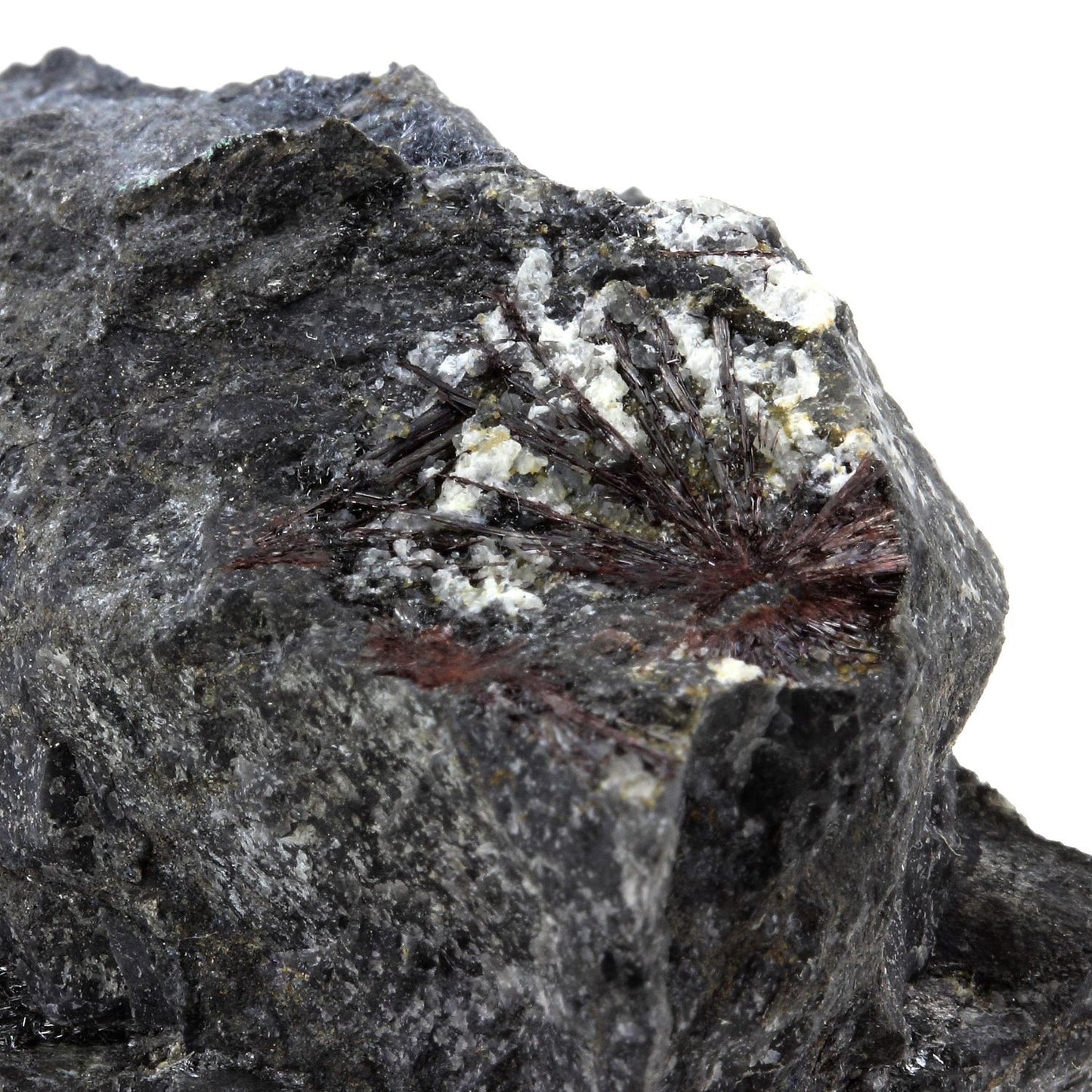 Kermesite. 759.5 carats. Nová Alexander adit, Slovaquie