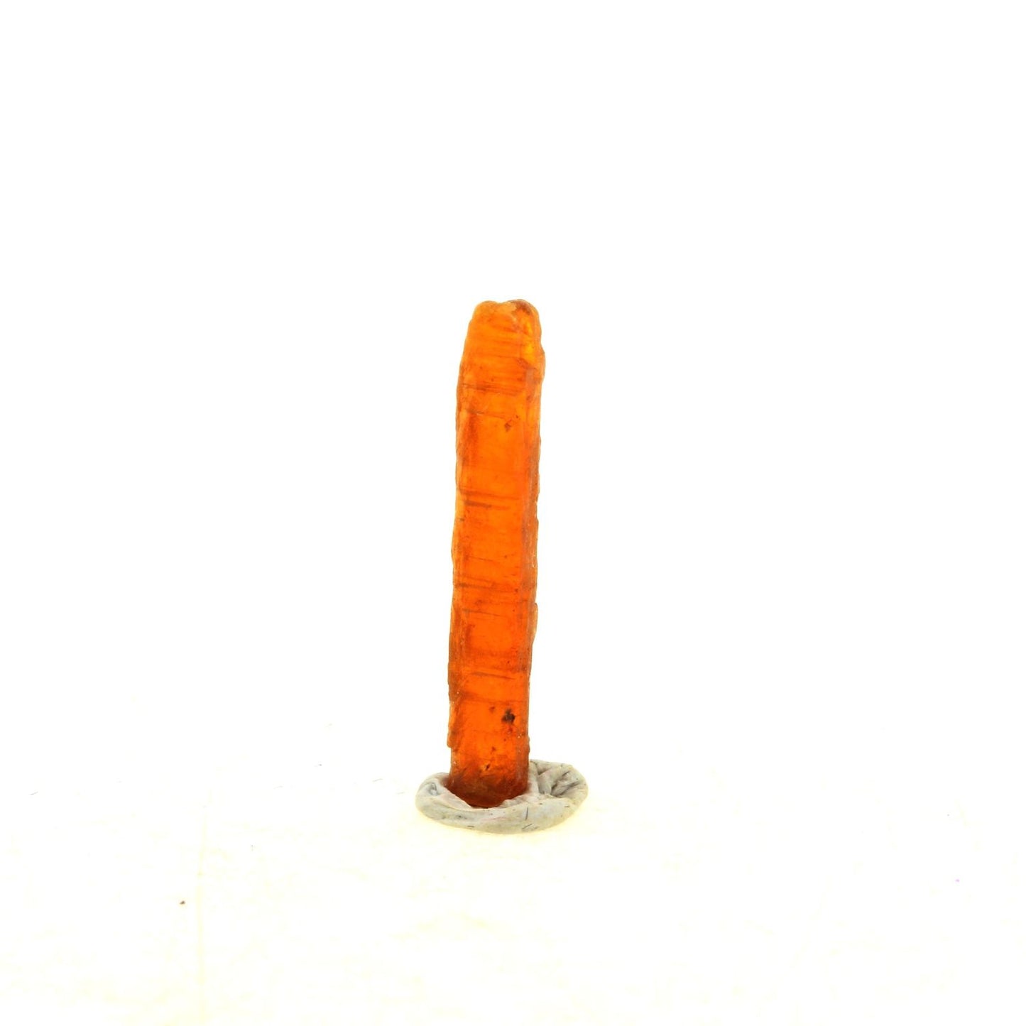 Cyanite orange. 2.76 carats. Sangulungulu Hill, Loliondo, Tanzanie