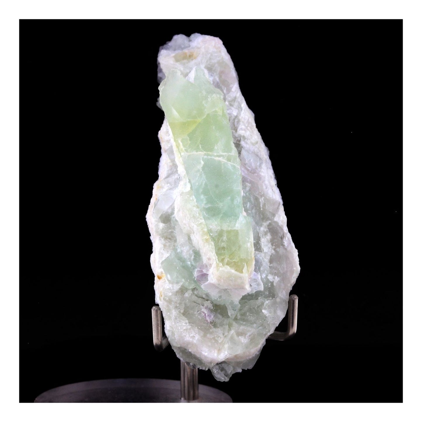 Fluorite. 205.55 carats. Marsanges Mine, Langeac, France