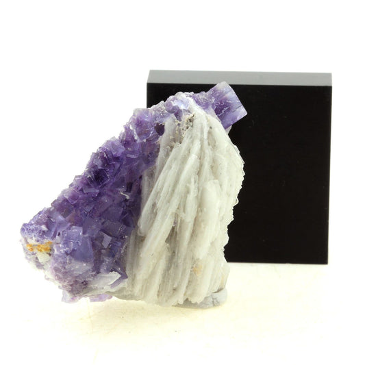 Fluorite + Baryte. 136.05 carats. Saint-Péray, Ardèche, France