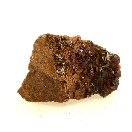 Grenat Hessonite + Clinochlore. 111.50 carats. Nonza, Haute-Corse, France