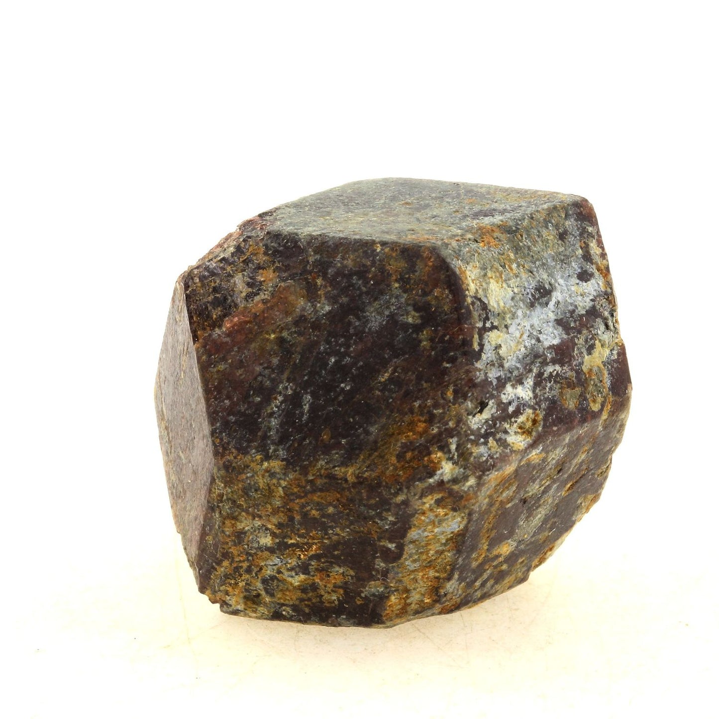 Grenat Almandin. 246.95 carats. Serevengude, Collobrières, Var, France