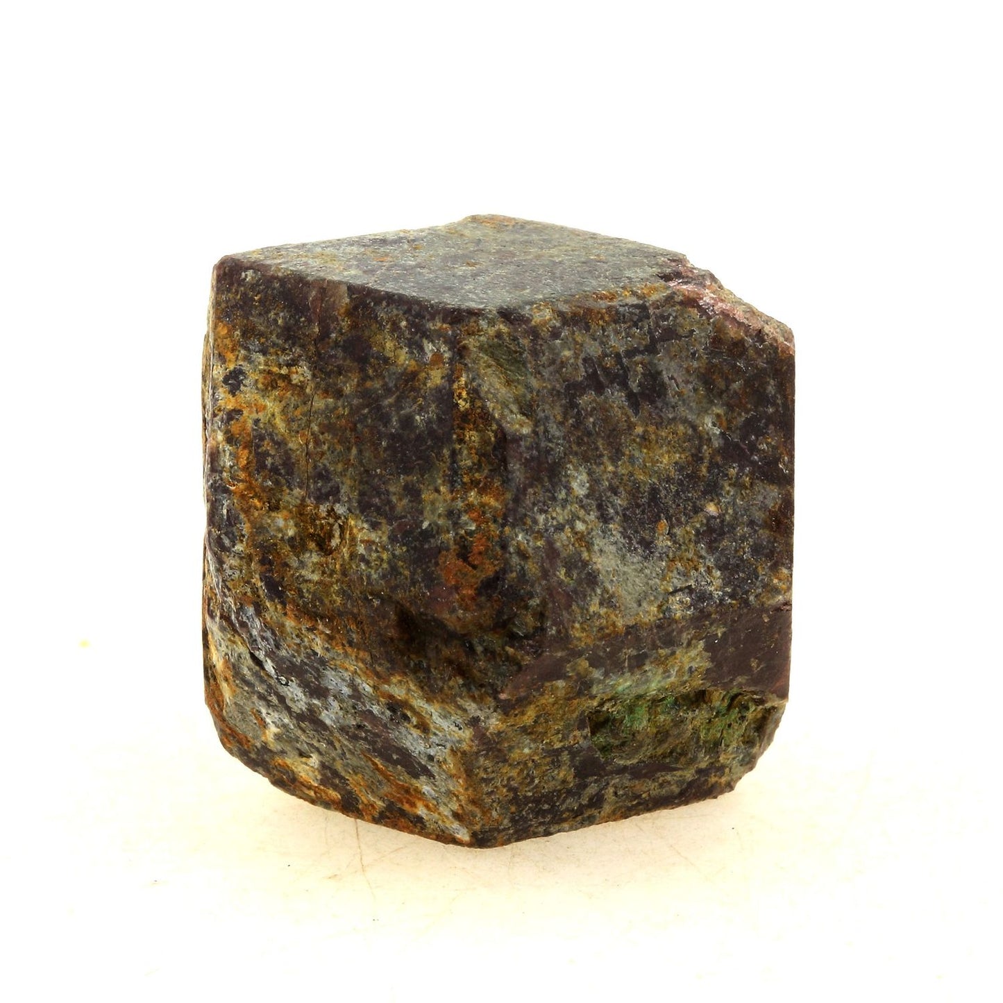 Grenat Almandin. 246.95 carats. Serevengude, Collobrières, Var, France