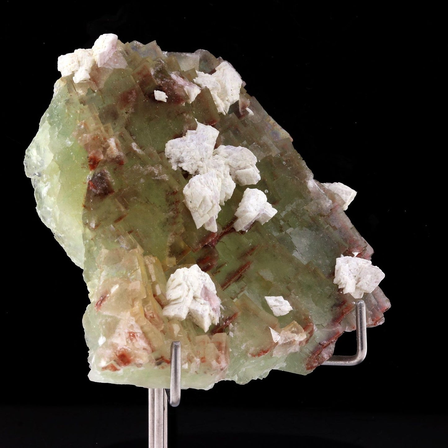 Fluorite + Dolomite + Hematite. 468.50 carats. Wölsendorf fluorite mining district, Allemagne