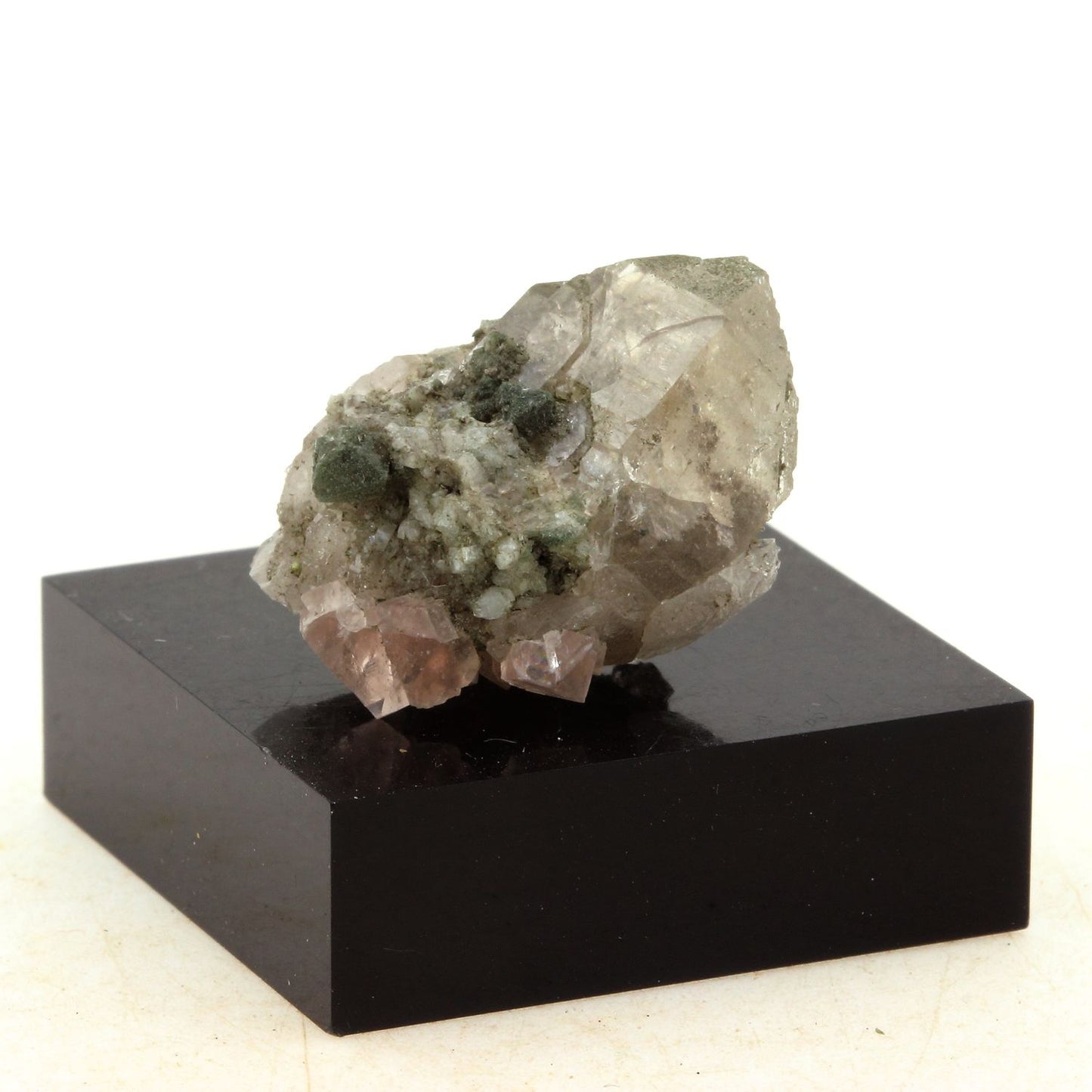 Fluorite Rose + Quartz. 25.90 carats. Talèfre, Massif du Mont-Blanc, France