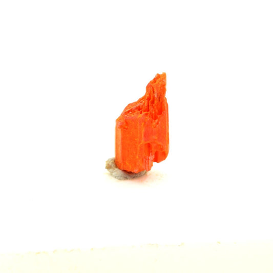 Crocoite. 2.36 carats. Adelaide Mine, Tasmania, Australie