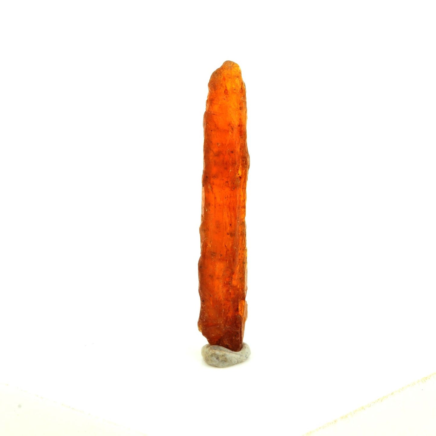 Cyanite orange. 3.14 carats. Sangulungulu Hill, Loliondo, Tanzanie