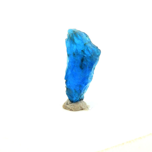 Apatite bleu neon. 2.24 carats. Betroka, Anosy, Madagascar