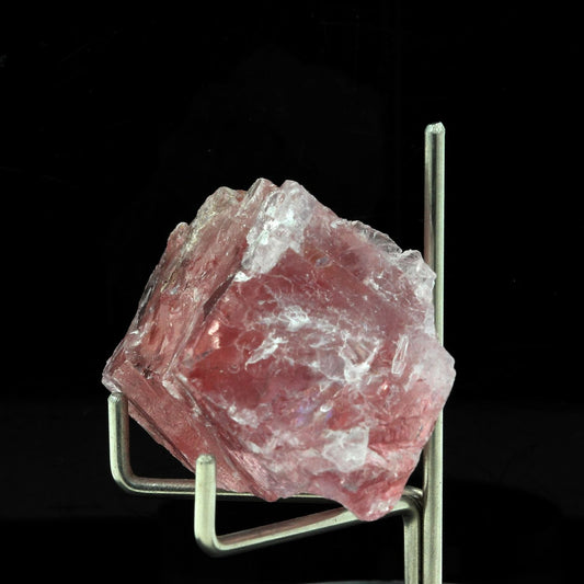 Fluorite Rose. 146.0 carats. Talèfre, Massif du Mont-Blanc, France