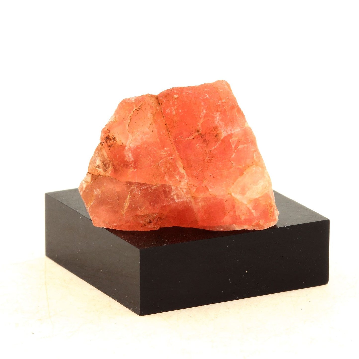 Fluorite Rose. 81.0 carats. Talèfre, Massif du Mont-Blanc, France