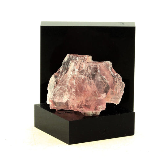 Fluorite Rose. 84.0 carats. Talèfre, Massif du Mont-Blanc, France