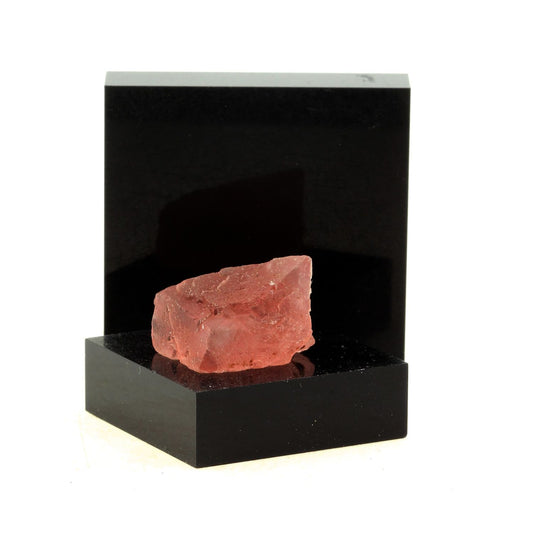 Fluorite Rose. 34.5 carats. Talèfre, Massif du Mont-Blanc, France