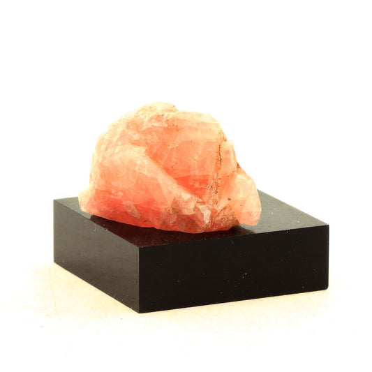 Fluorite rose. 44.0 carats. Talèfre, Massif du Mont-Blanc, France