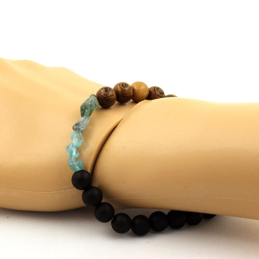 Apatite du Brésil + Perles Onyx noir mat + bois. Bracelet en Perles naturelles