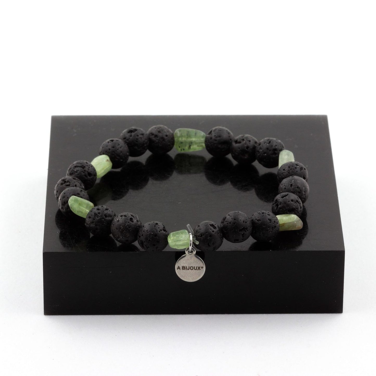 Apatite verte de Madagascar + Perles Lave. Bracelet Perles naturelles