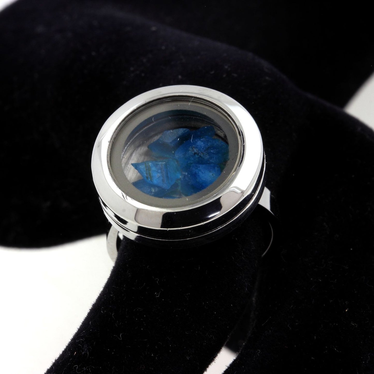 Bague Apatite bleu neon