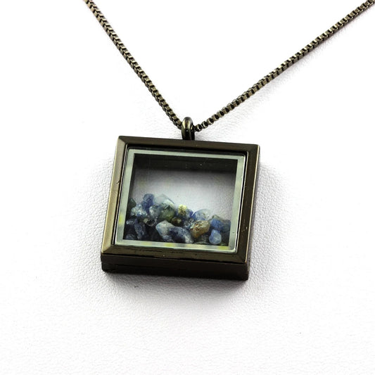 Collier Benitoite naturels modèle carré