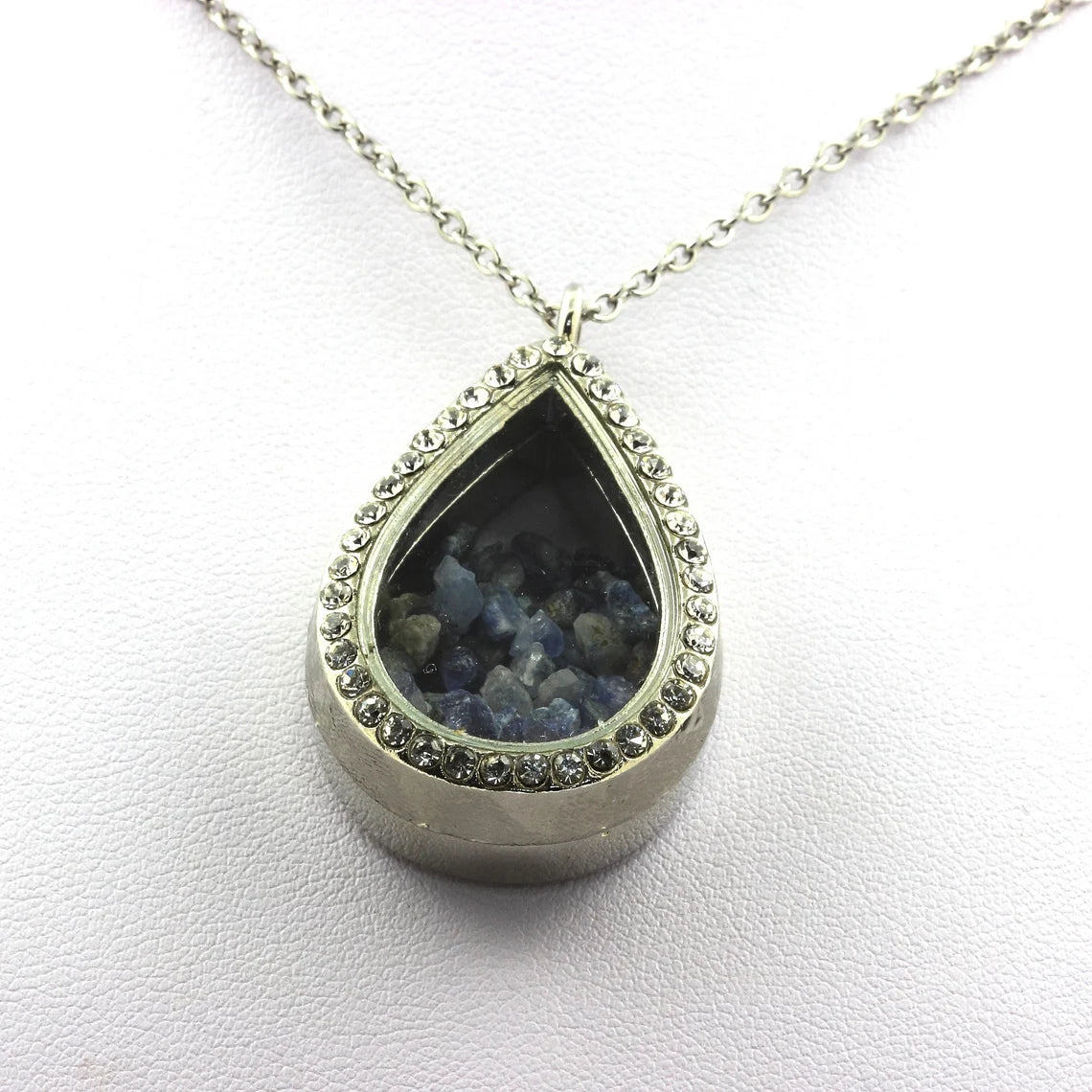 Collier Benitoite brut modèle goutte