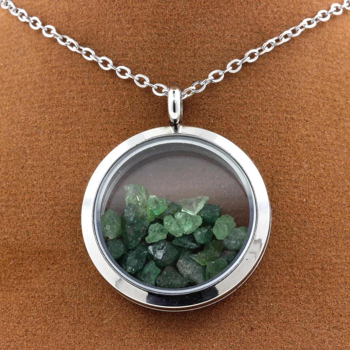 Collier Grenat Tsavorite Modèle Médaillon