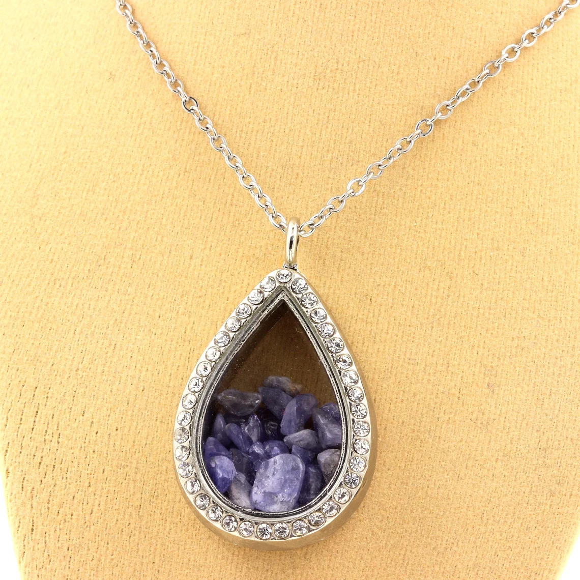 Collier Tanzanite brut modèle goutte