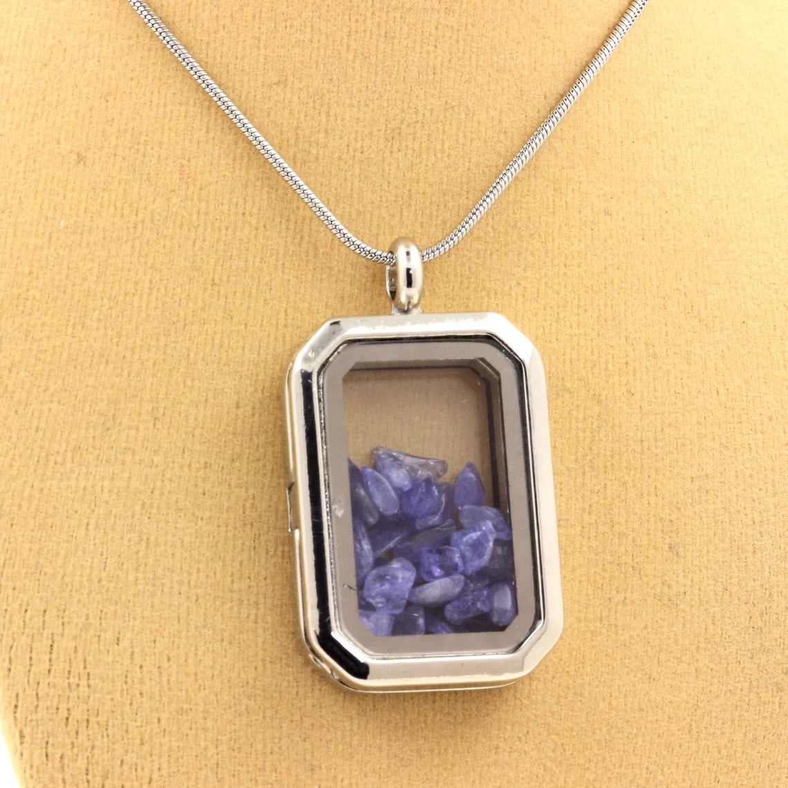 Collier Tanzanite brut modèle rectangle à pans coupés