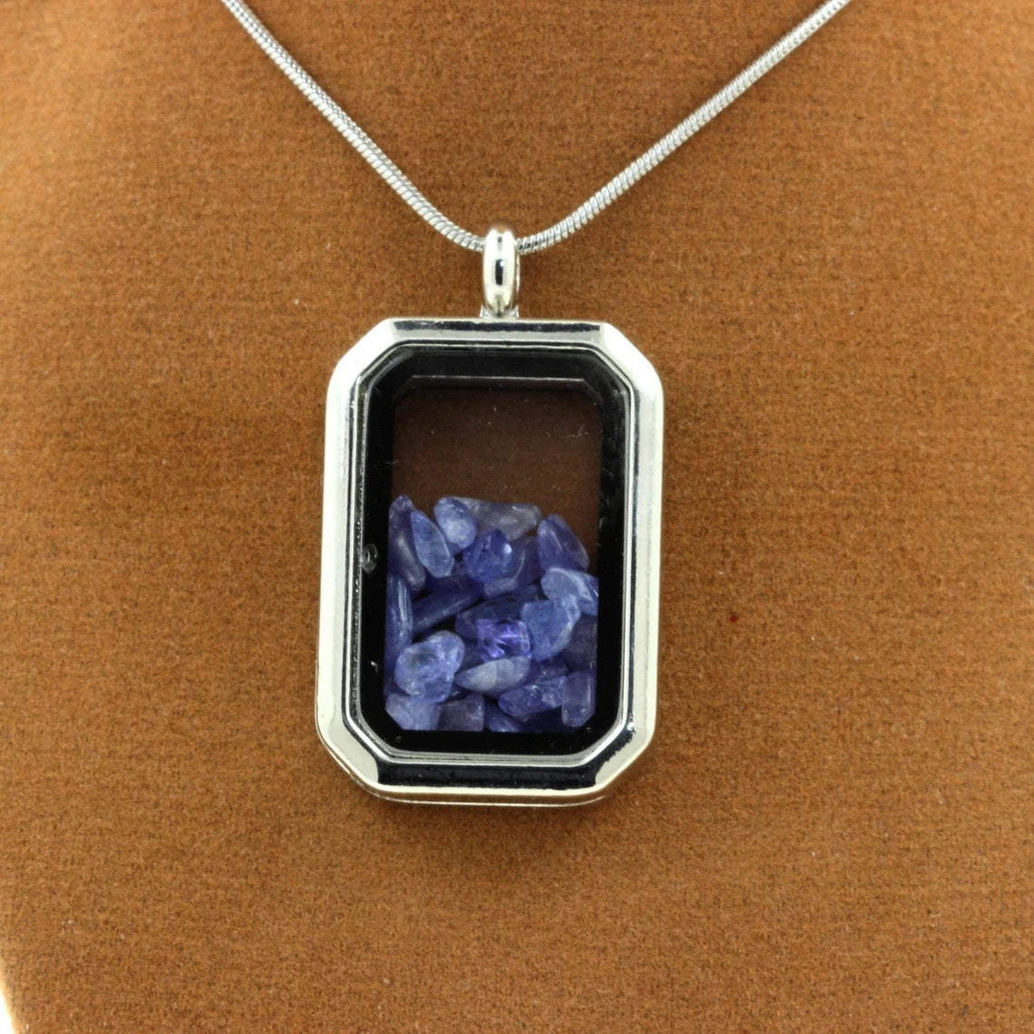 Collier Tanzanite brut modèle rectangle à pans coupés