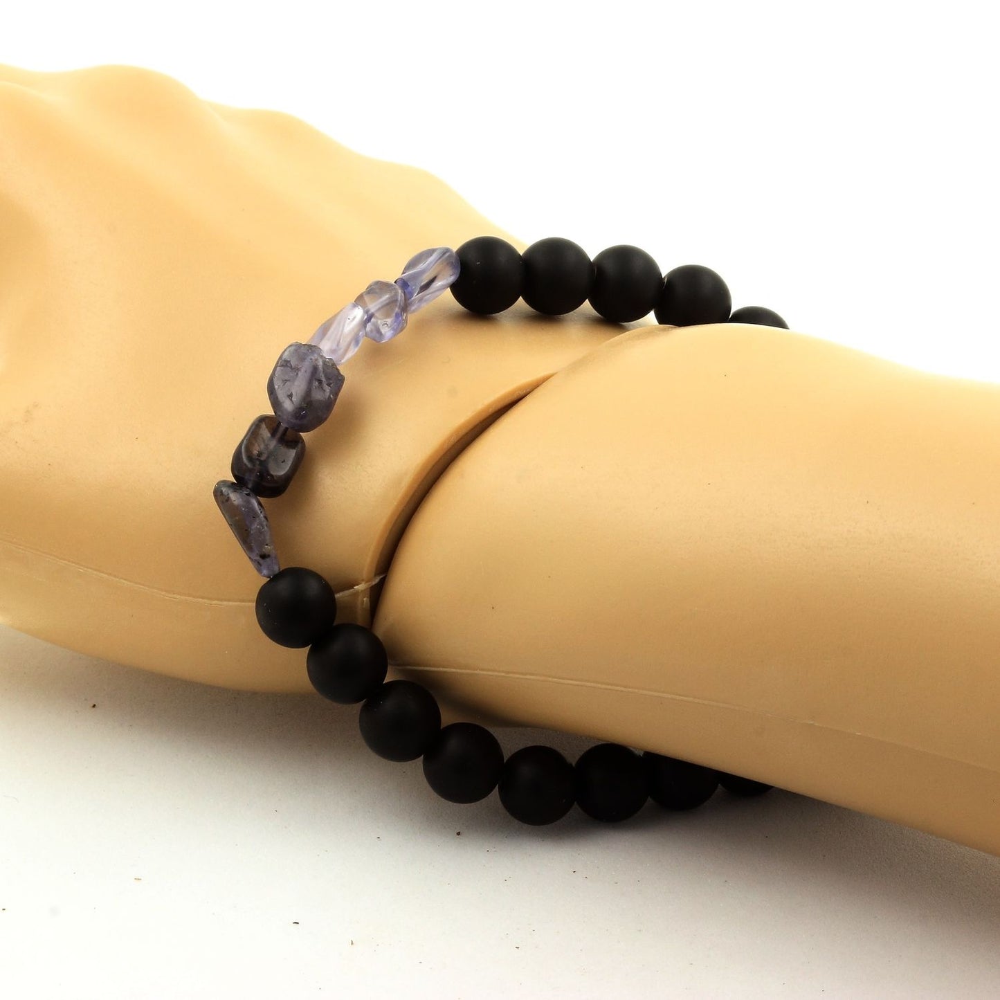 Cordierite Iolite de Madagascar + Perles Onyx noir mat. Bracelet en Perles naturelles