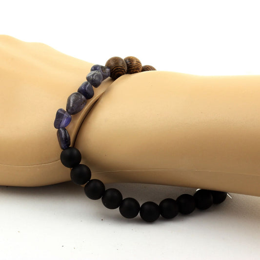 Cordierite Iolite de Madagascar + Perles Onyx noir mat + bois. Bracelet en Perles naturelles