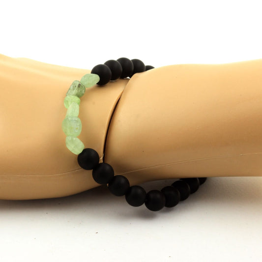 Cyanite verte du Brésil + Perles Onyx noir mat. Bracelet Perles