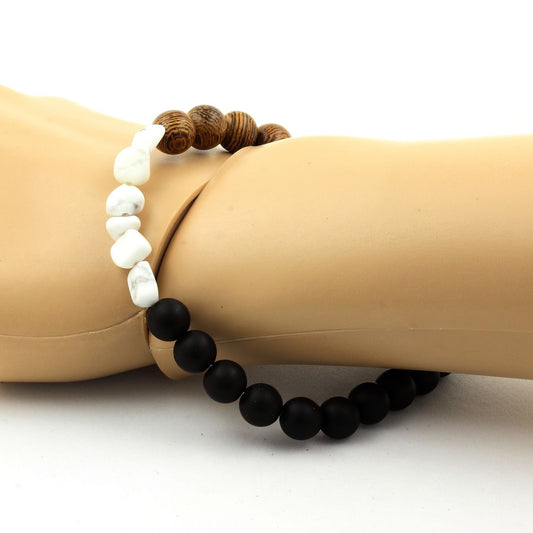 Howlite des USA + Perles Onyx noir mat + bois. Bracelet Perles