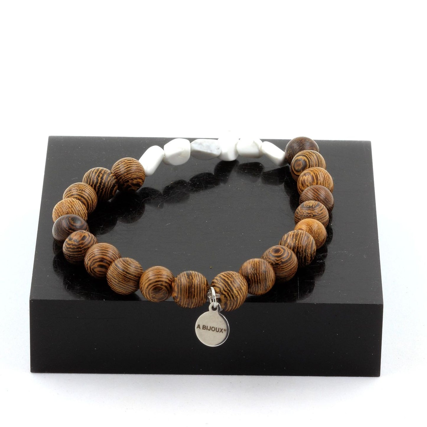 Howlite des USA + Perles bois. Bracelet Perles