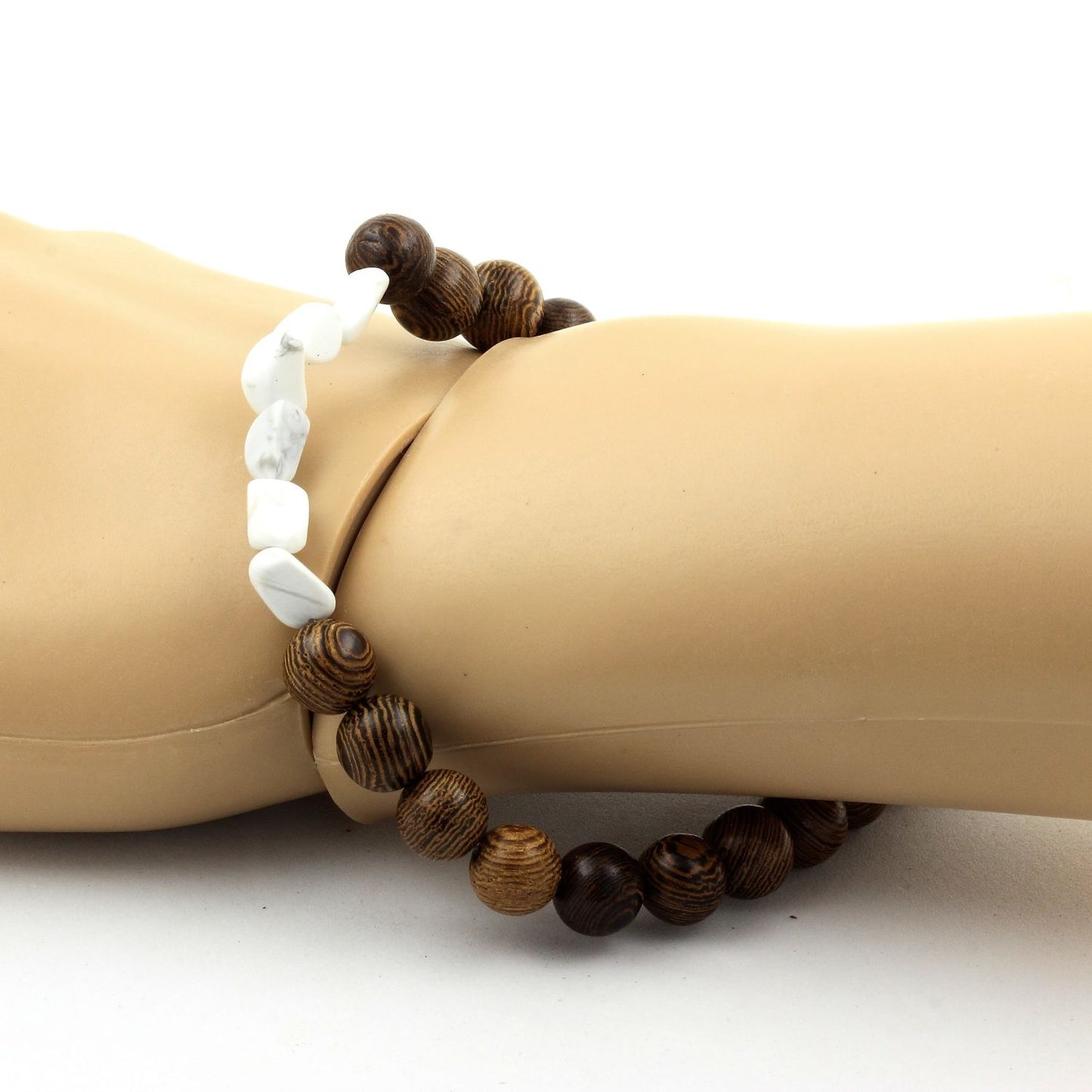 Howlite des USA + Perles bois. Bracelet Perles