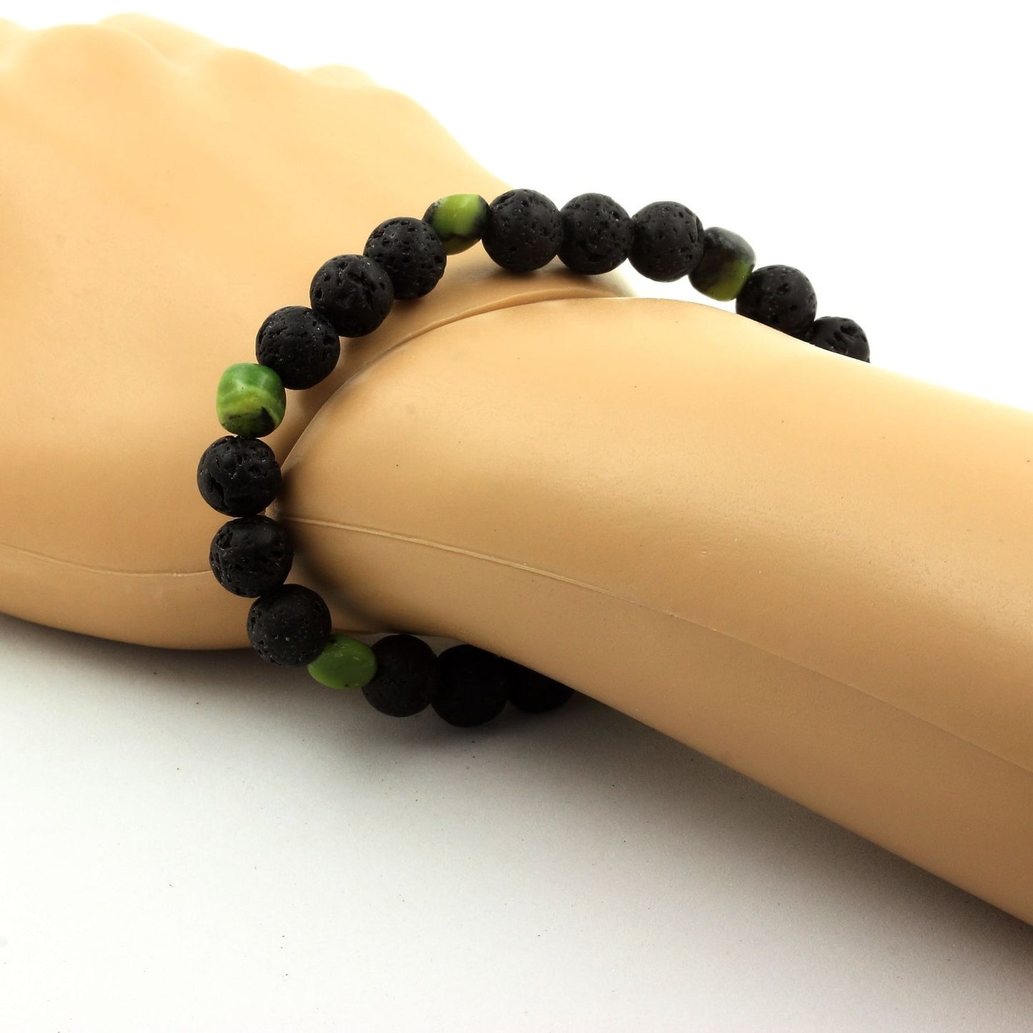 Jade Nephrite de Xiuyan Chine + Perles Lave. Bracelet Perles naturelles