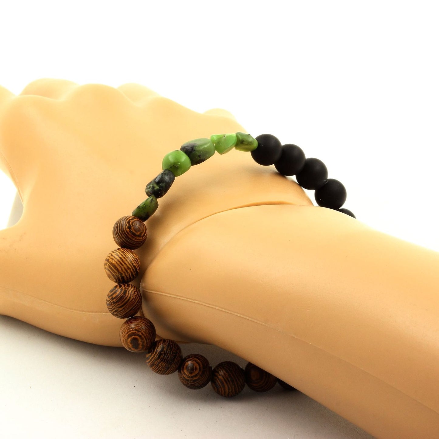 Jade Nephrite de Xiuyan Chine + Perles Onyx noir mat + bois. Bracelet en Perles naturelles