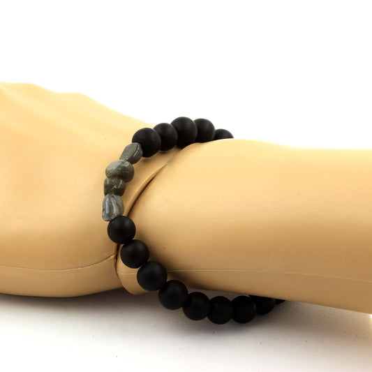 Labradorite de Finlande + Perles Onyx noir mat. Bracelet en Perles naturelles