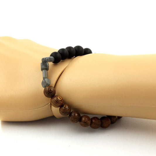 Labradorite de Finlande + Perles Onyx noir mat + bois. Bracelet en Perles naturelles