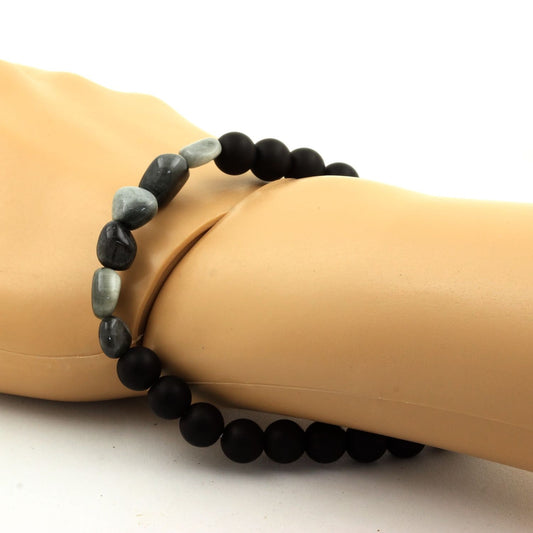 Oeil de faucon d' Afrique du Sud + Perles Onyx noir mat. Bracelet Perles