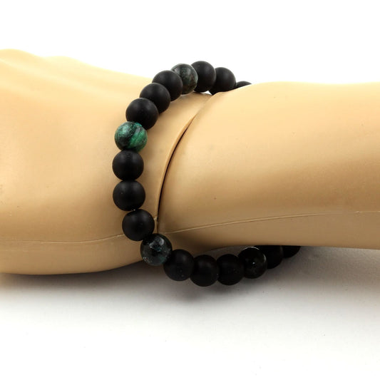 Onyx noir mat + Emeraude de Zambie. Perles naturelles