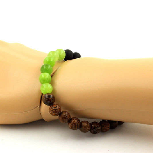 Péridot + Onyx noir mat + bois. Bracelet en Perles naturelles